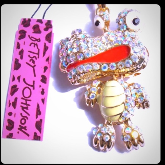 Jewelry - Alligator Pendant Long Chain, displayed at my shop too, may sell there.
